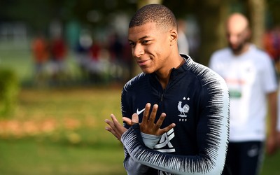 OD电竞焦点-伯贝又进球追平传奇