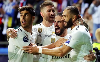 OD电竞快讯-克瓦拉茨赫利亚训练中加练传球精度